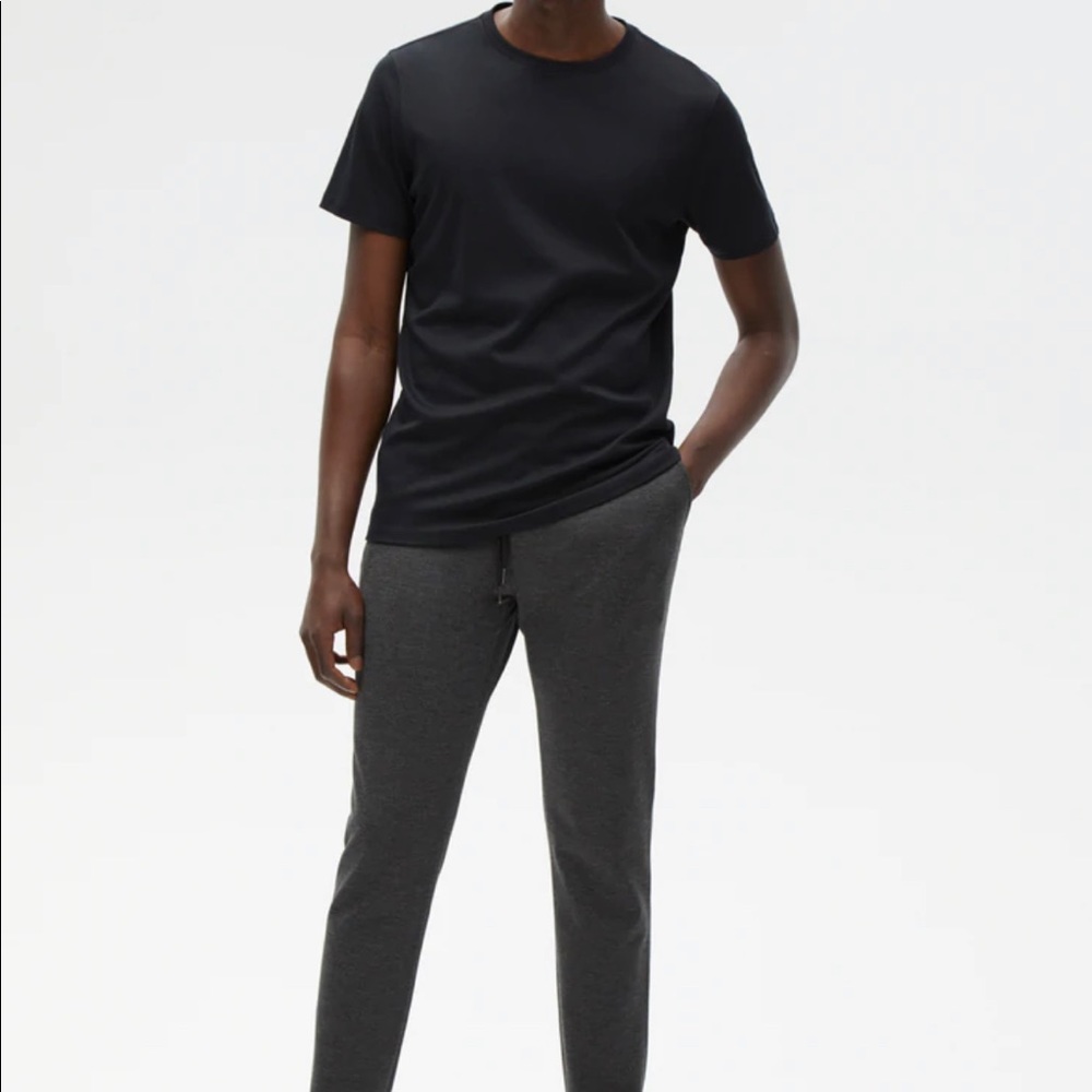Robert Barakett T-shirt is made with our exclusive USA-grown Pima Cotton